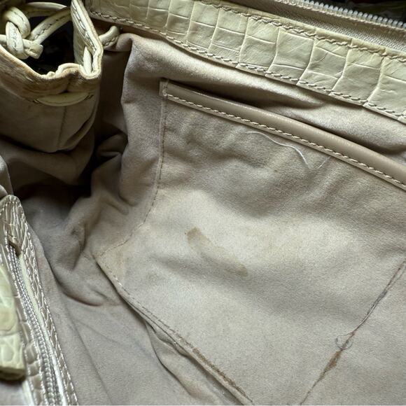 Vintage Brahmin Croc-Embossed Leather Barrel Shoulder Bag – Ivory / Cream - Picture 9 of 10